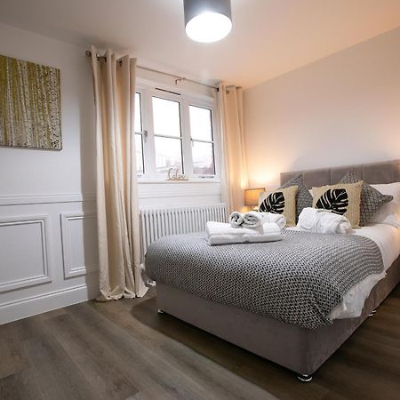 The Burlington Collection Apartment Шерингам Екстериор снимка