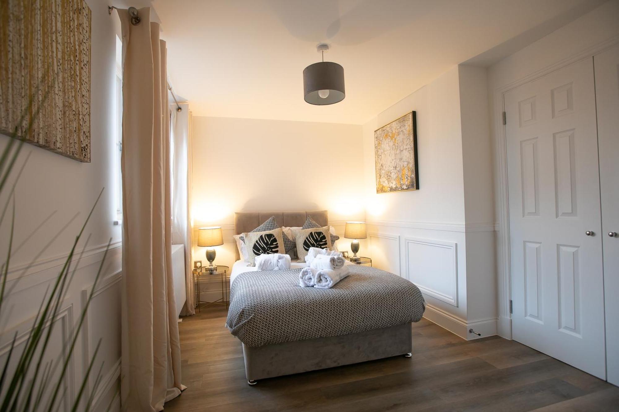 The Burlington Collection Apartment Шерингам Екстериор снимка