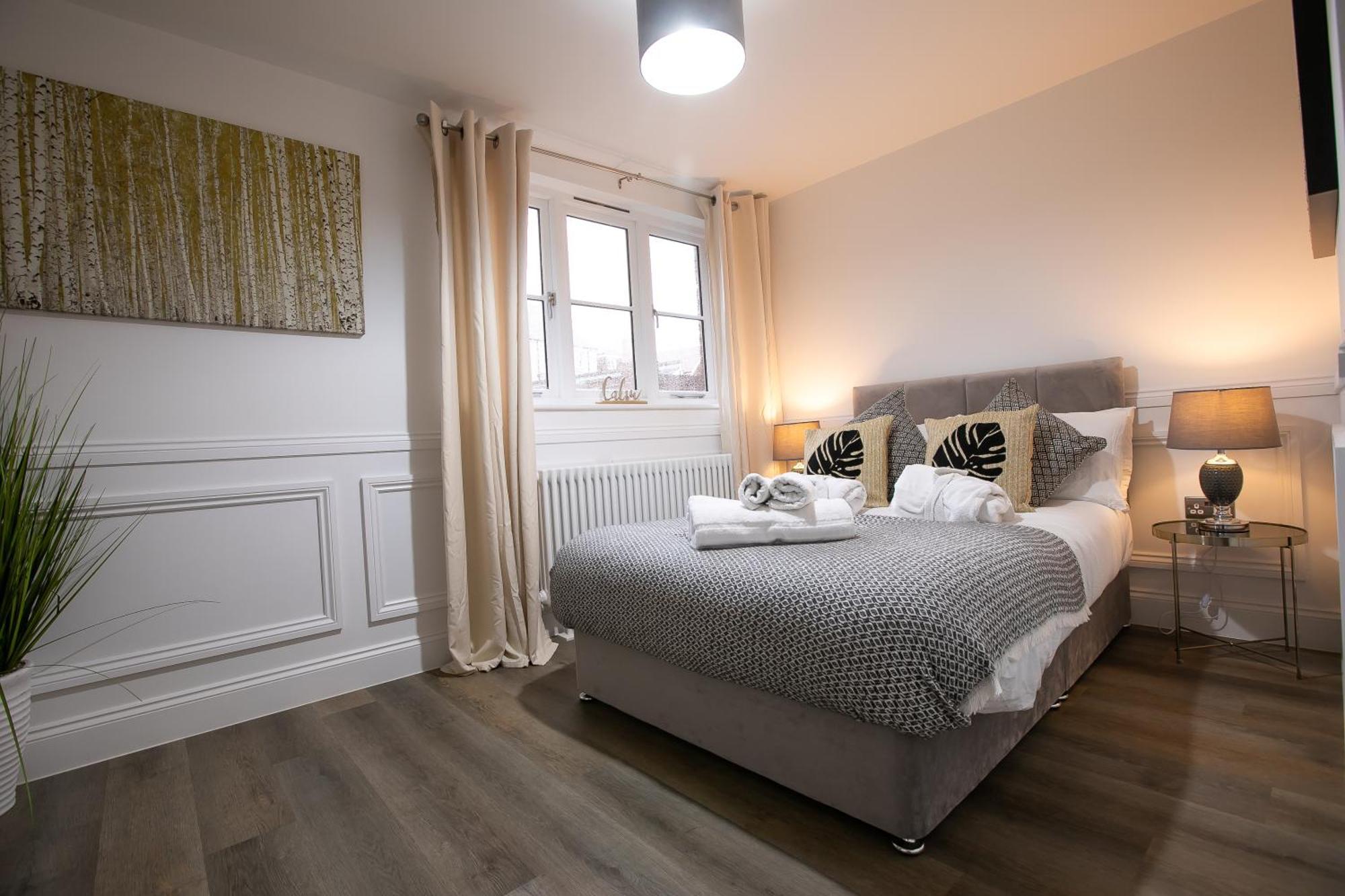 The Burlington Collection Apartment Шерингам Екстериор снимка