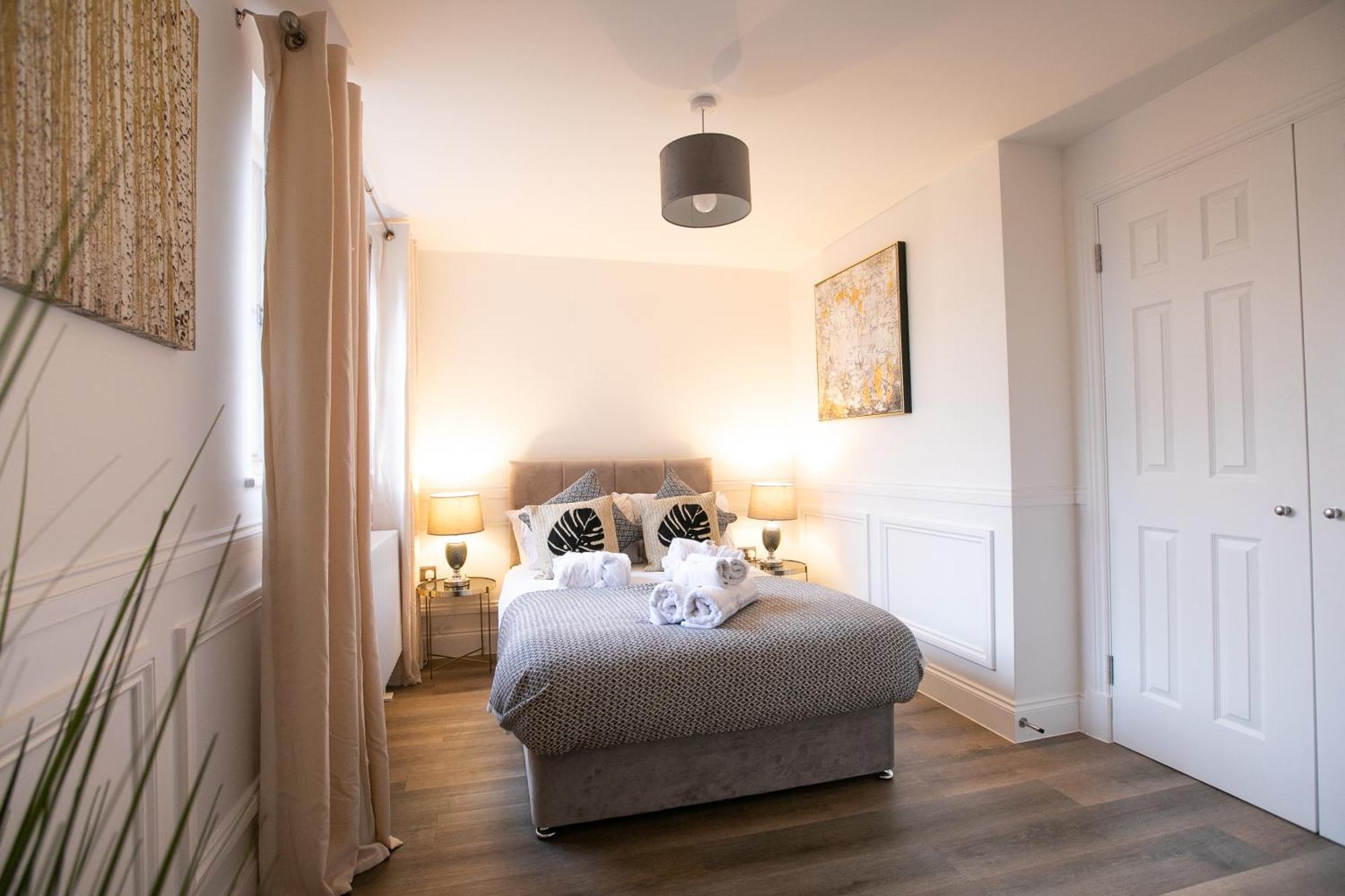 The Burlington Collection Apartment Шерингам Екстериор снимка