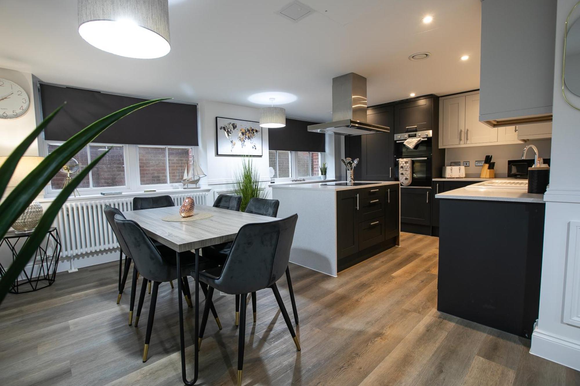 The Burlington Collection Apartment Шерингам Екстериор снимка