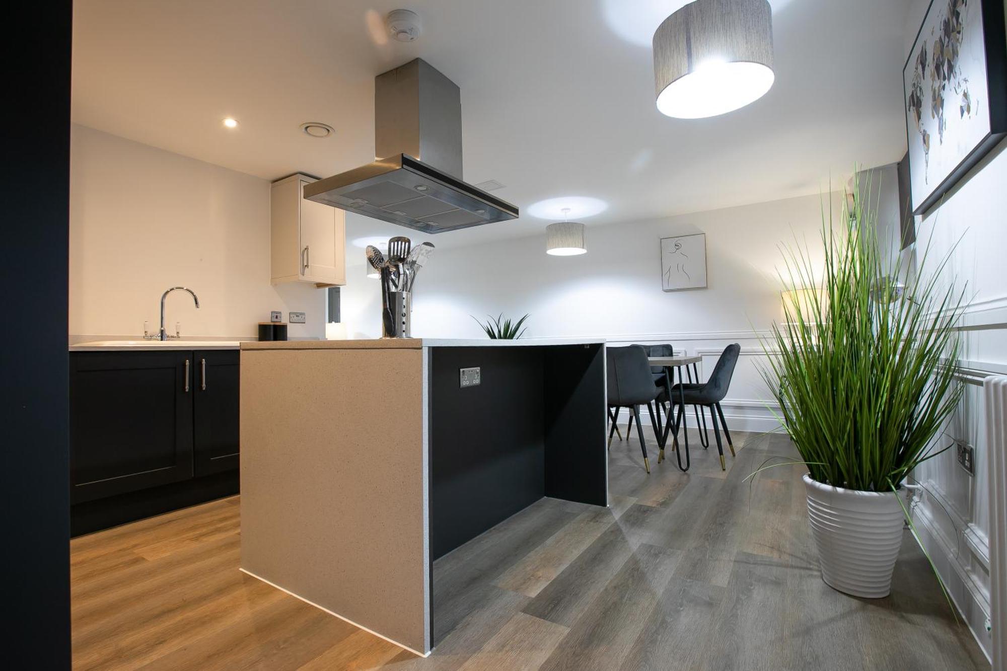 The Burlington Collection Apartment Шерингам Екстериор снимка