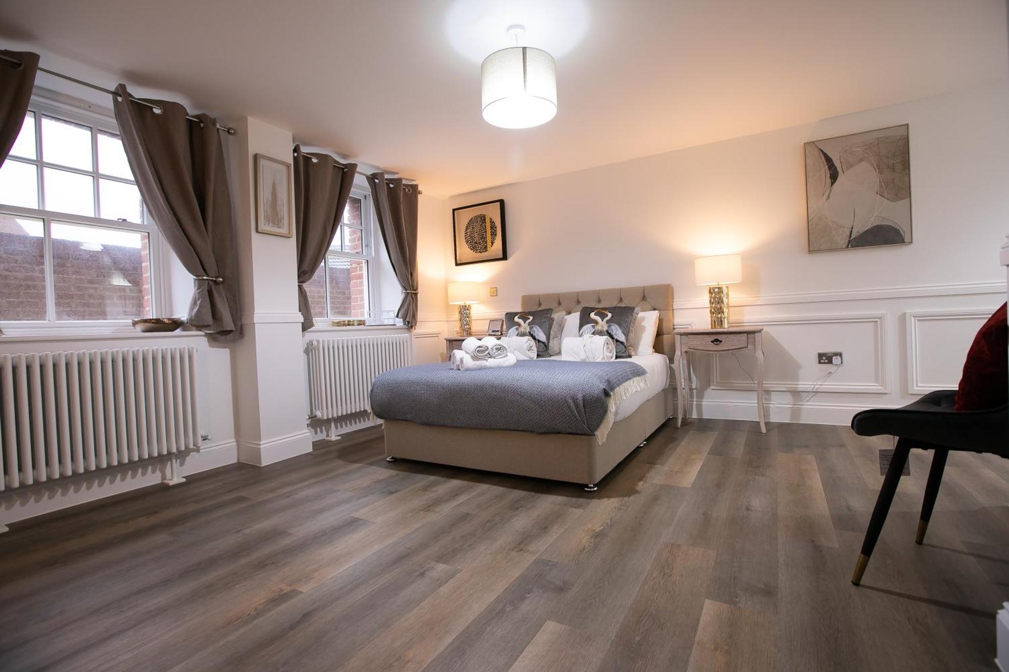 The Burlington Collection Apartment Шерингам Екстериор снимка