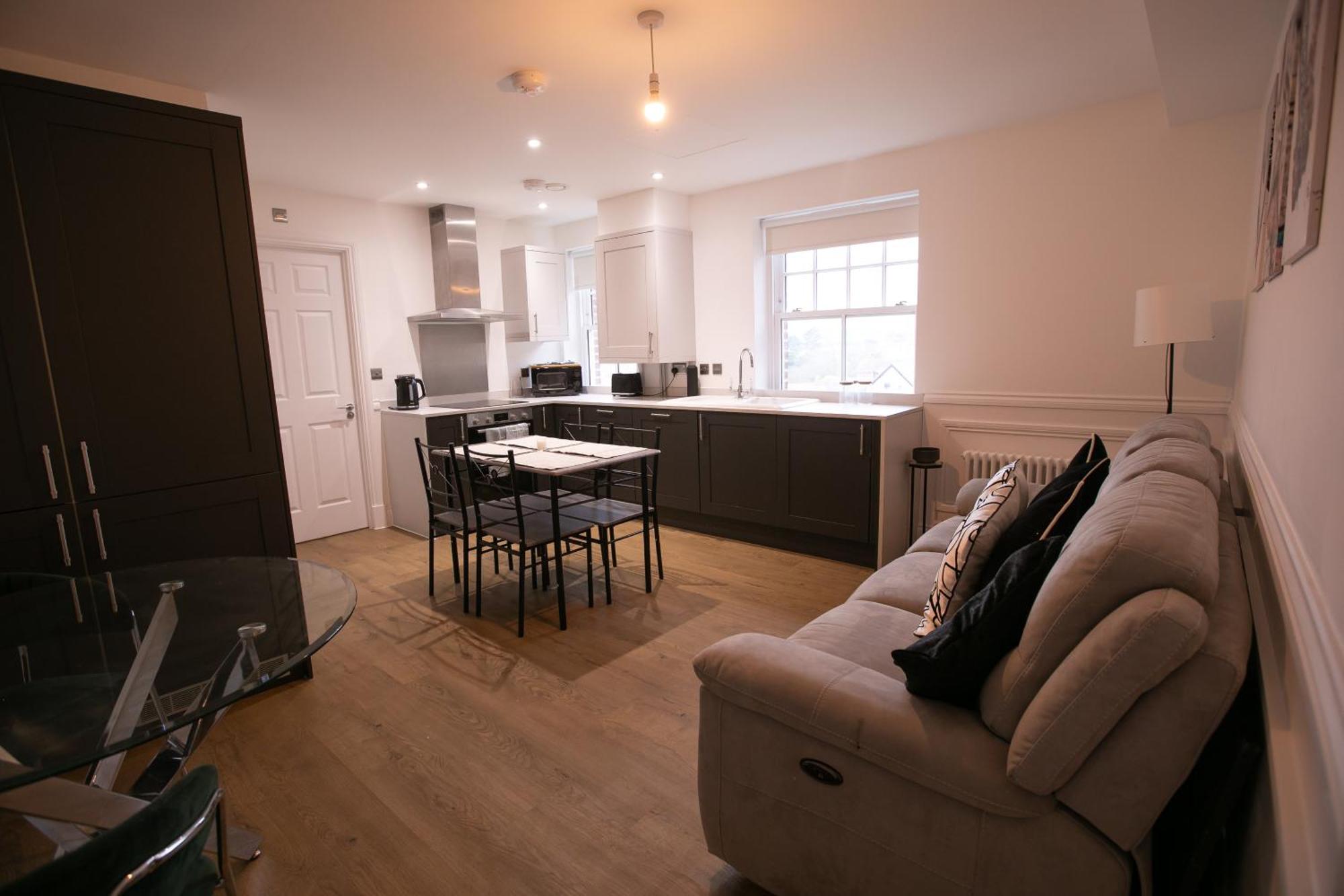 The Burlington Collection Apartment Шерингам Екстериор снимка