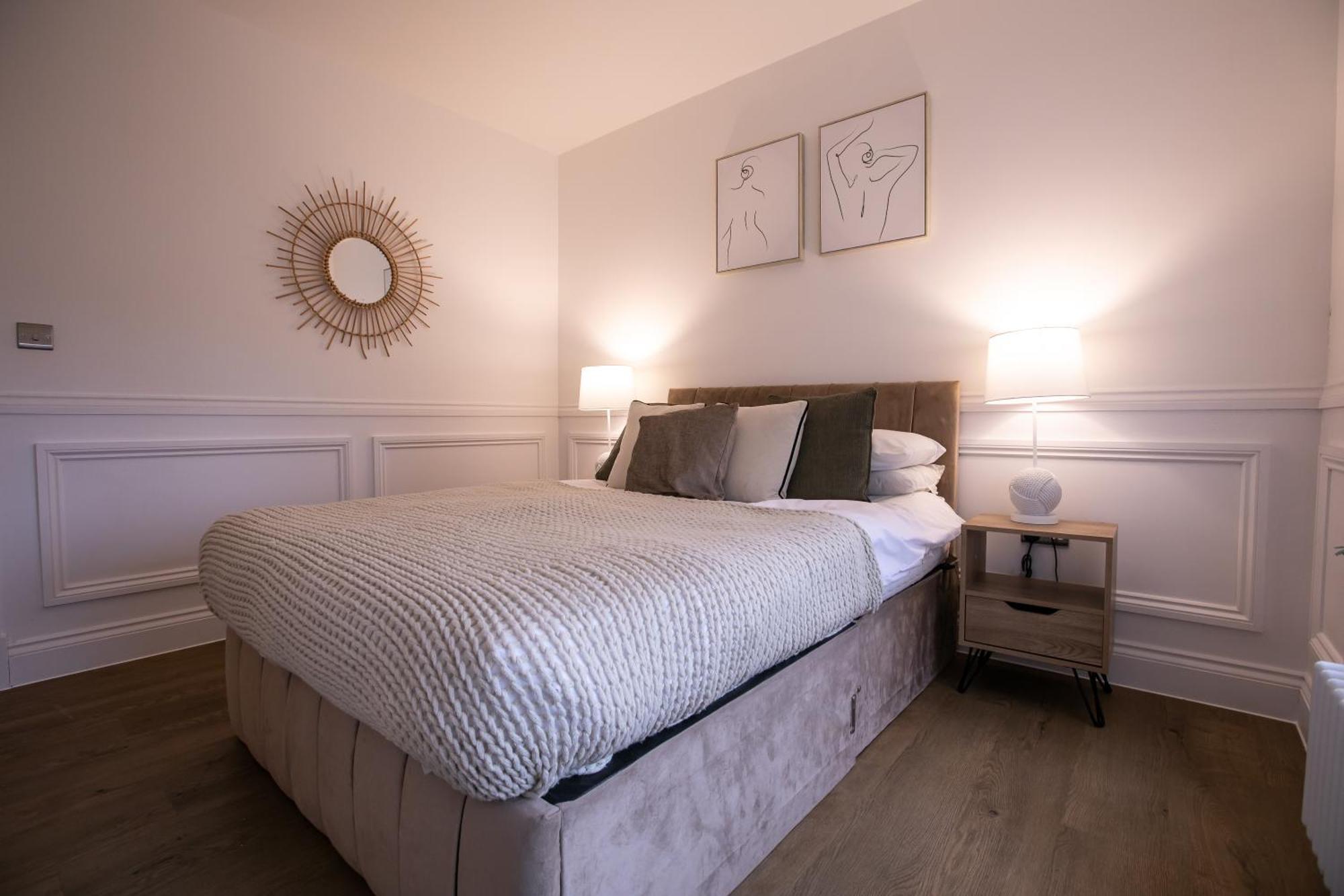 The Burlington Collection Apartment Шерингам Екстериор снимка