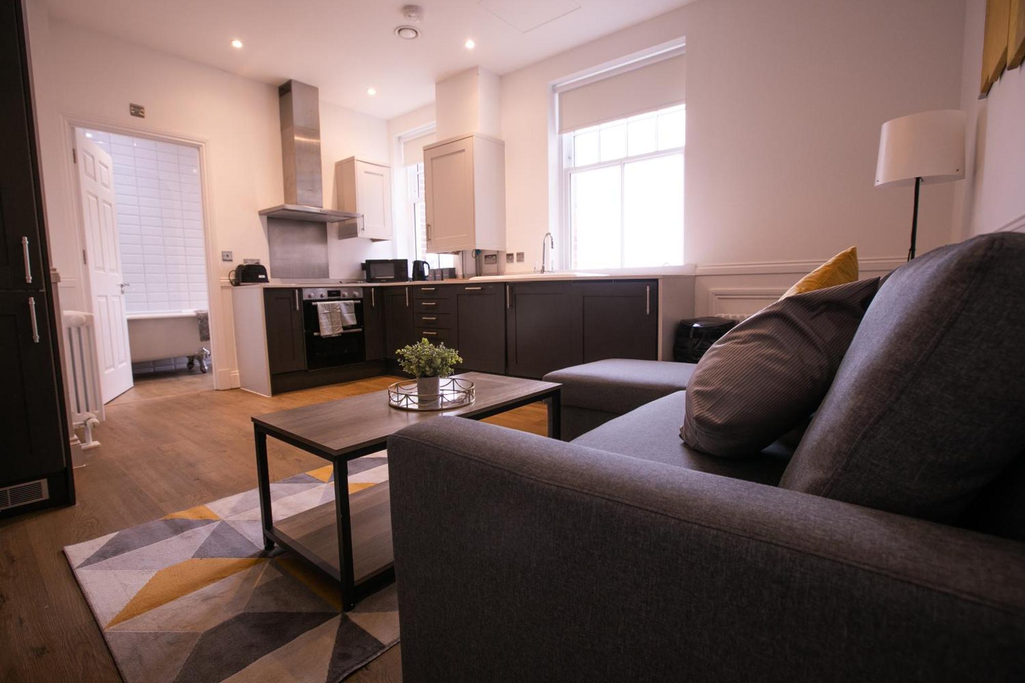 The Burlington Collection Apartment Шерингам Екстериор снимка