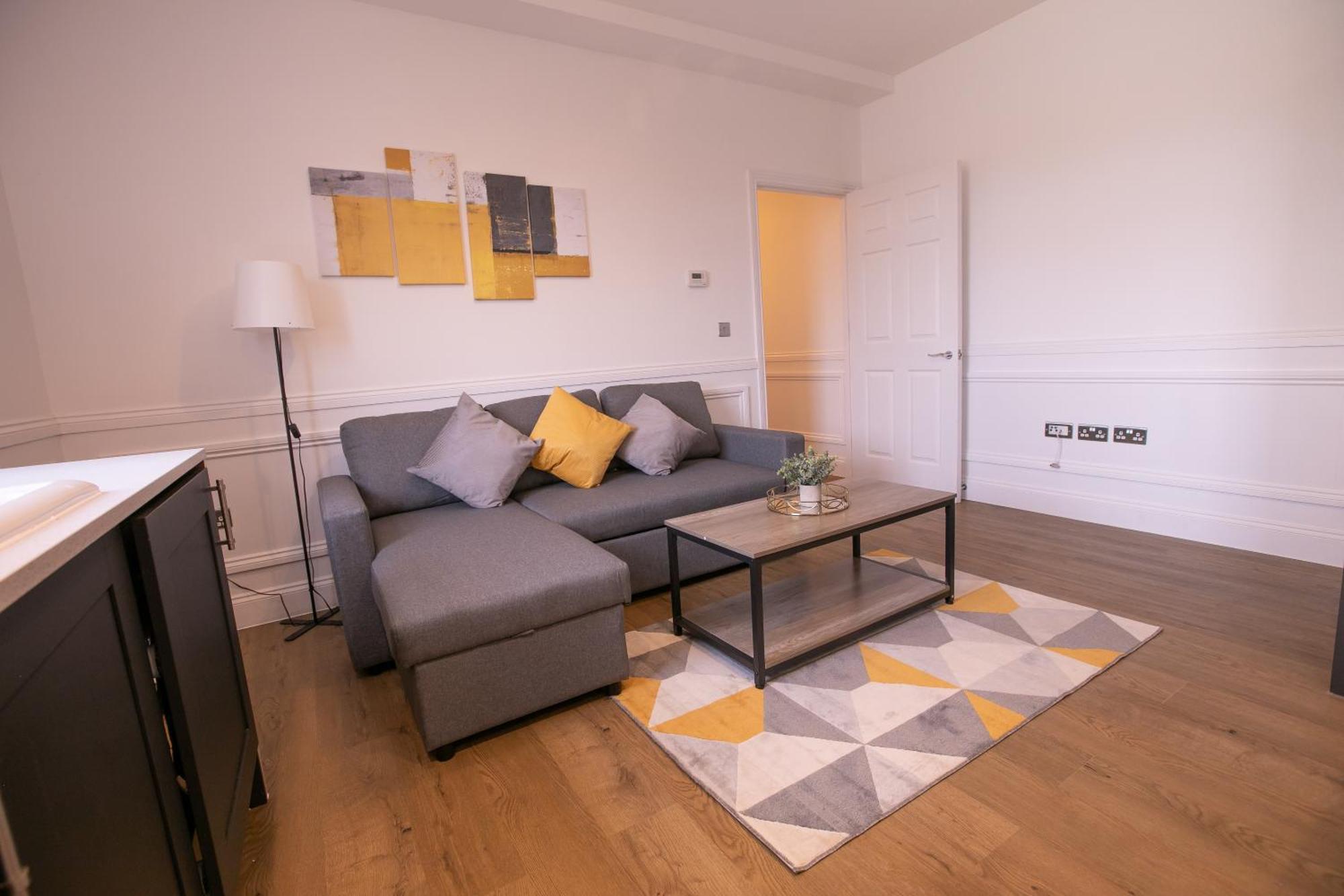 The Burlington Collection Apartment Шерингам Екстериор снимка