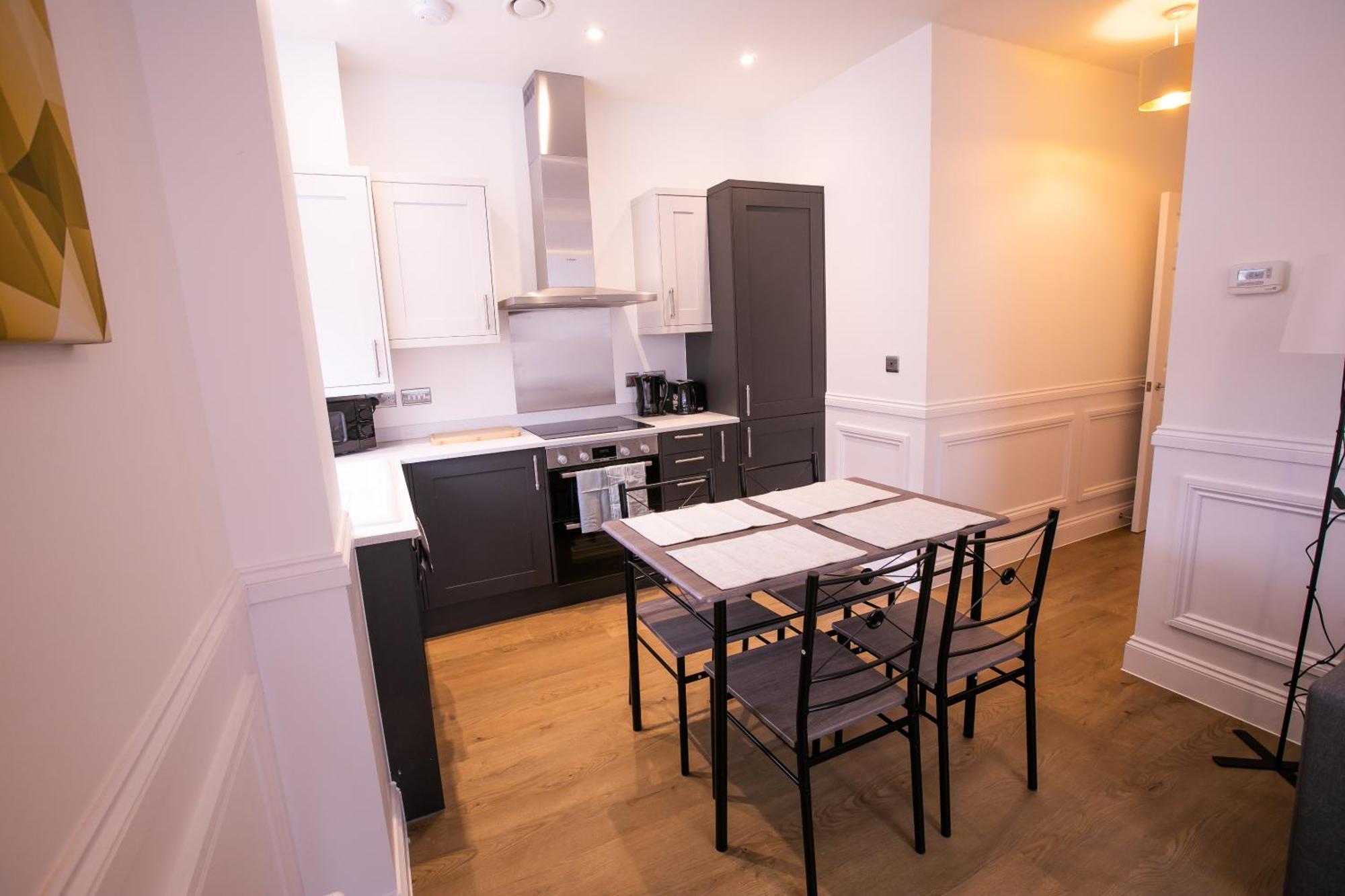 The Burlington Collection Apartment Шерингам Екстериор снимка